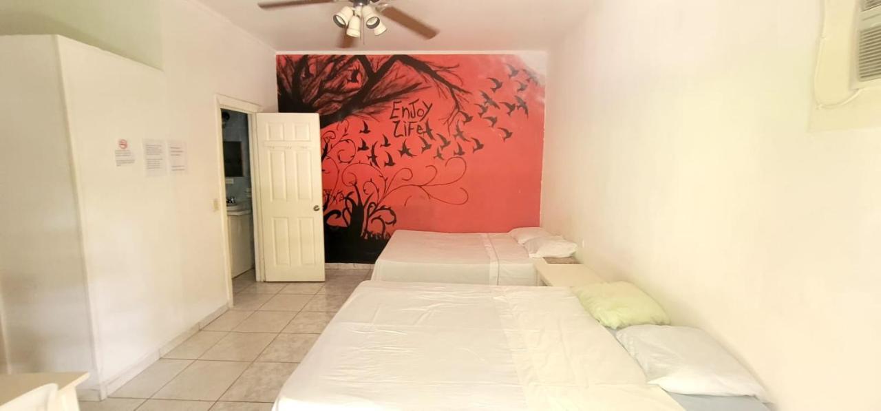 Hotel&Hostal Trinidad La Ceiba Exterior photo