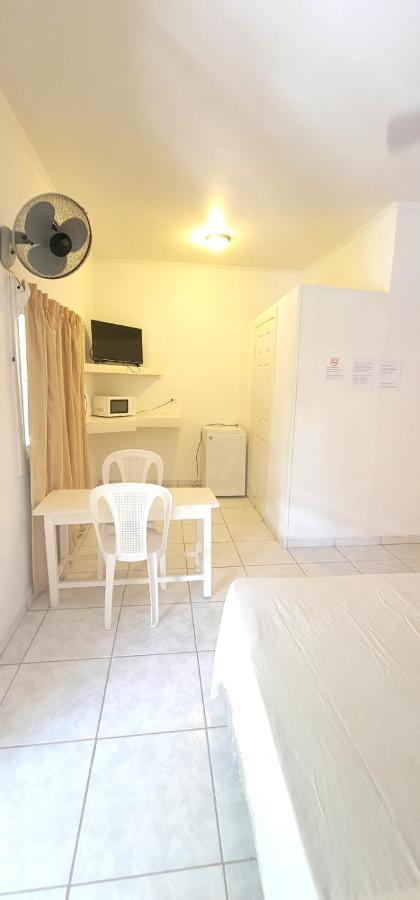 Hotel&Hostal Trinidad La Ceiba Exterior photo