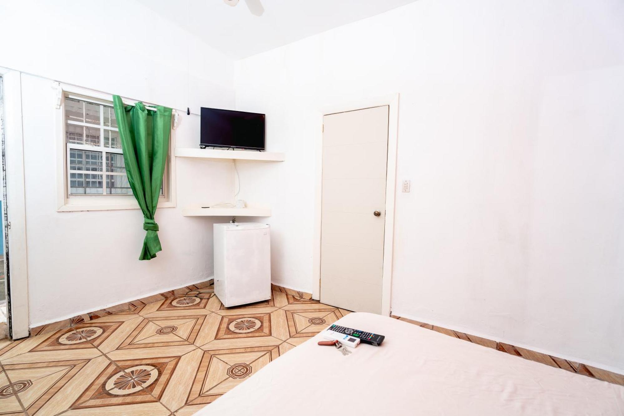 Hotel&Hostal Trinidad La Ceiba Exterior photo