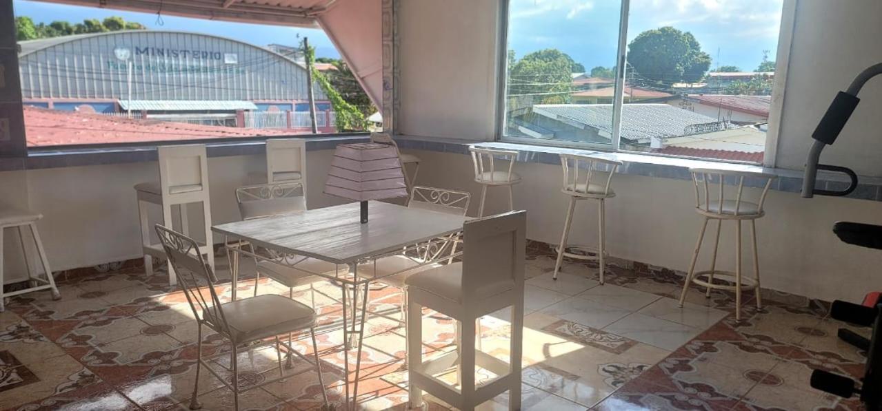 Hotel&Hostal Trinidad La Ceiba Exterior photo